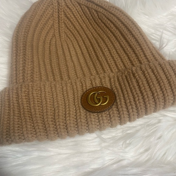 Gucci Tan Ribbed Knit Hat with Logo - Picture 5 of 13